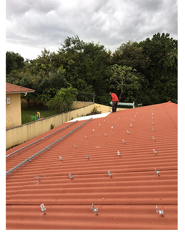 montagem de telhado solar .jpg