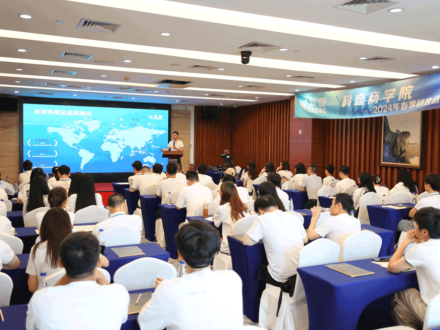 Kseng Solar capacita equipe com treinamento de sucesso na Kseng Business School