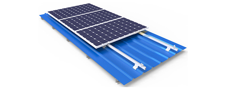 montagem solar em telhado de estanho .jpg