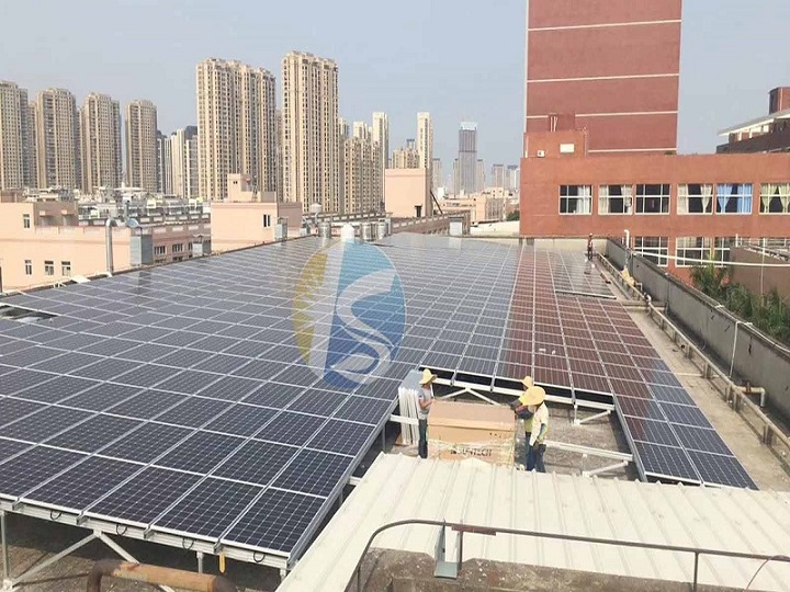 Projeto Solar do Telhado de Xiamen China 400KW
